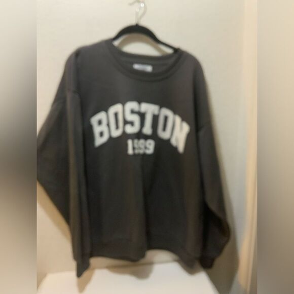 Refuge athletics  Boston Crewneck Sweatshirt sz medium - Picture 2 of 8